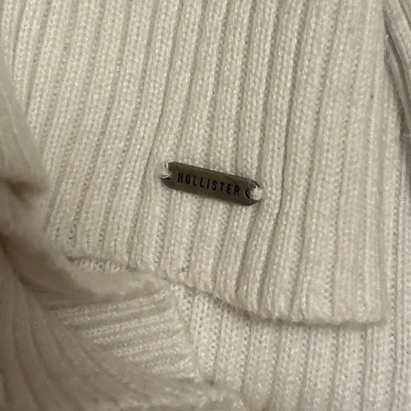 hollister white fitted ribbed sweater with black stripes - Picture 3 of 4